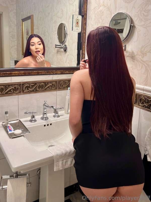 💄💋🫦 don’t mind me, just reapplying my lipgloss ❤️