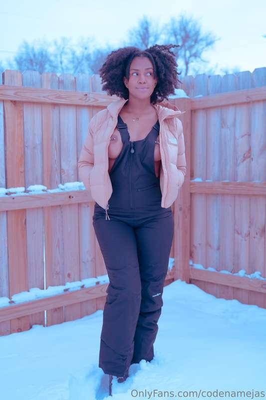Can we appreciate that I took these in -9 weather here in Ka..
