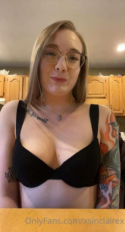 HAPPY MONDAY ☀️
it’s my birthday week 🎂
photoshoot coming up..