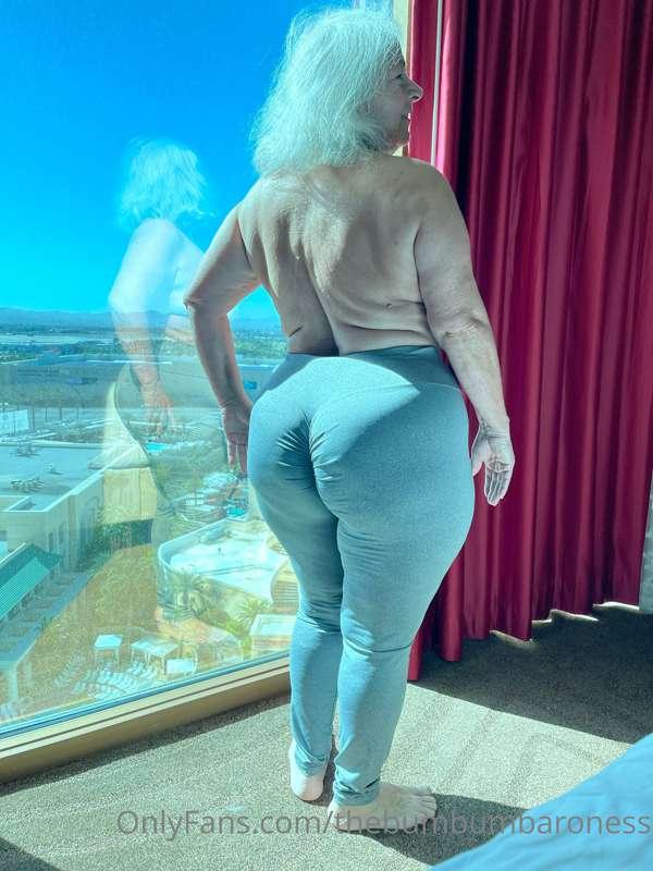 thebumbumbaroness image #10