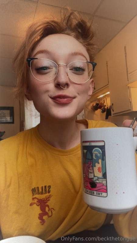 good mornin from me and my pussies 😂❤️