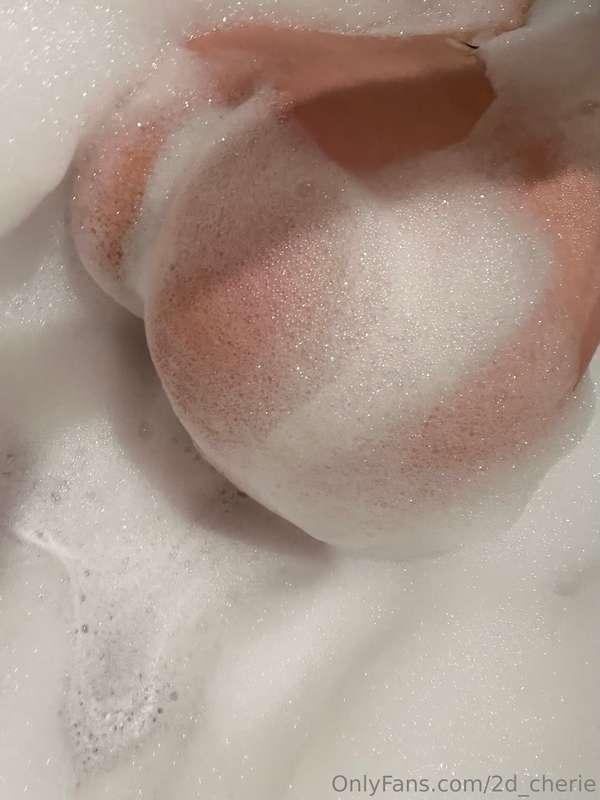 Bubble bath 🥰