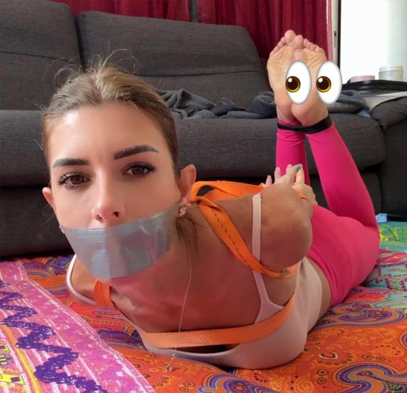 😈 𝔹𝕆ℕ𝔻𝔸𝔾𝔼 𝕍𝕀𝔻𝔼𝕆 🔥Video BONDAGE di 4 minuti disponibile GRATI..