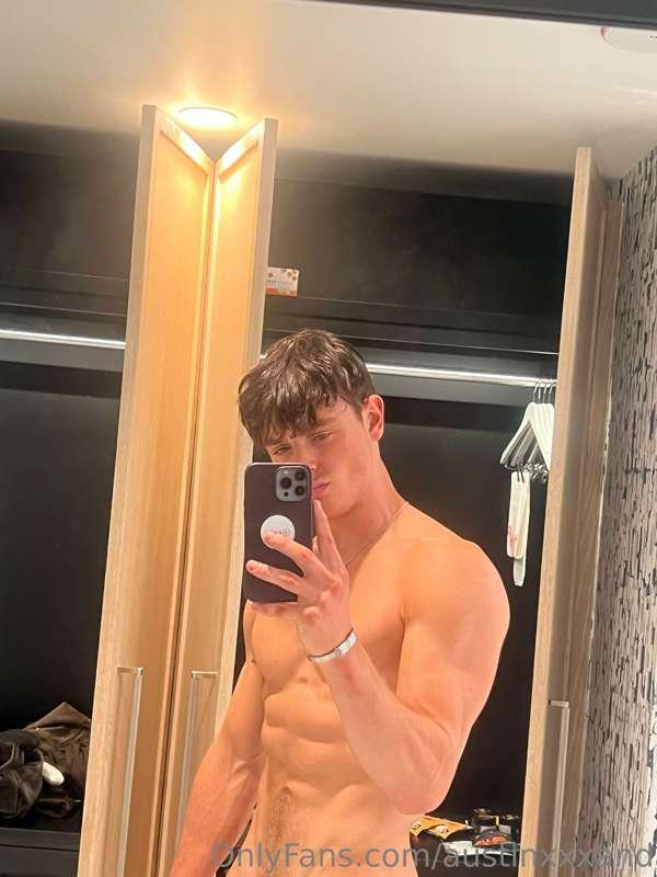 Tip me so I can gamble? I’ll make it worth it for you😈
What ..