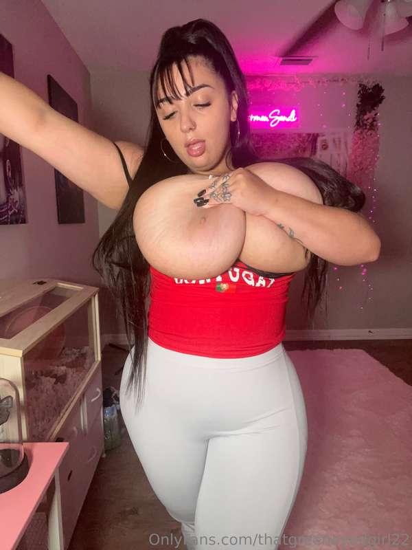 thatgreeneyedgirl22 image #1