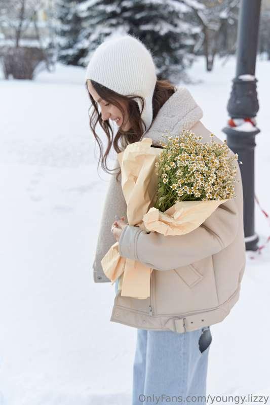 ❄️And yet, when the snow falls, so beautiful and fluffy and ..