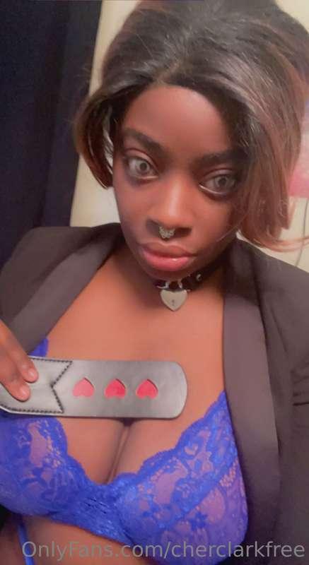 Don’t forget to join my live tomorrow at 10pm. 😘😘😘