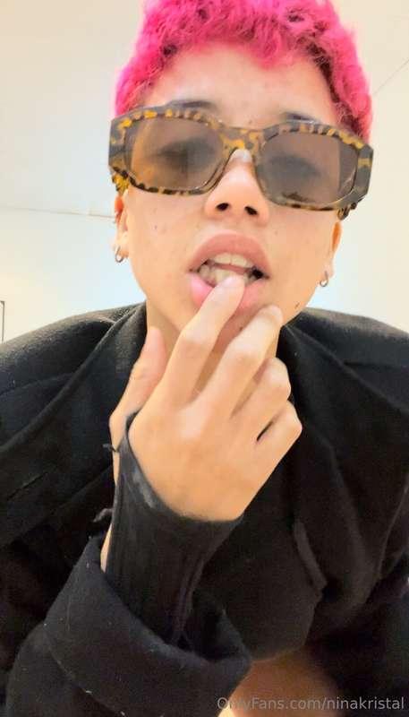 Hi guys, how are you? Can we talk?😚😚