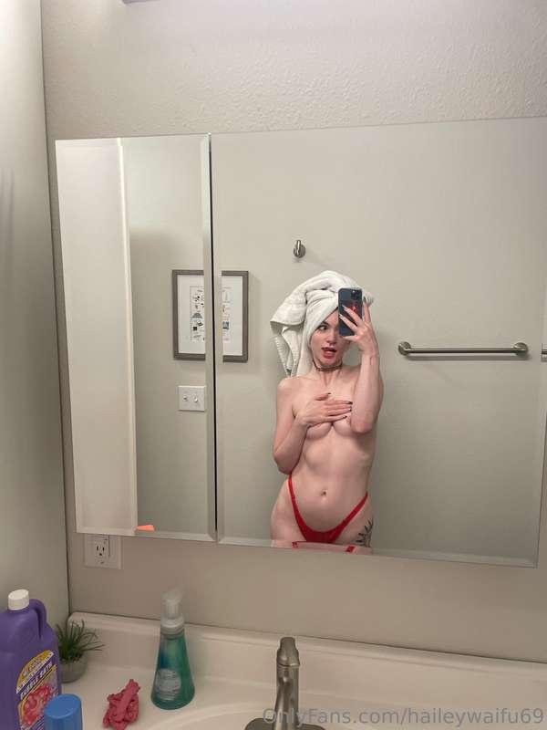 what's up ur mind? tell me, i only do mirror pics when i'm b..