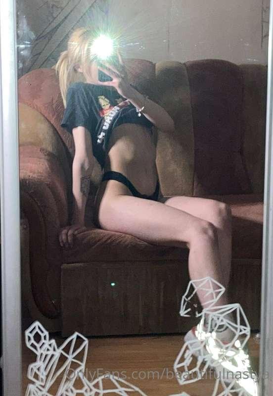 they tell me that my legs are very sexy, I think so too and ..