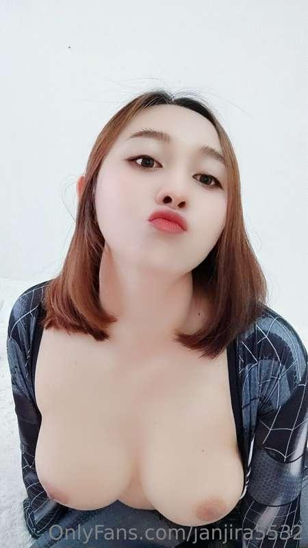 จุ๊บๆ💋💋😊  
kiss..❤️