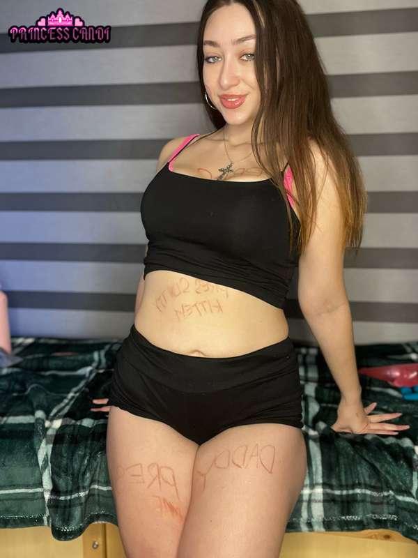 Some pics from the fansigns stream from last night 🥰 like th..