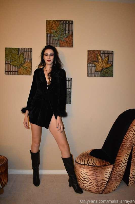 Happy Wednesday night 🖤🖤🖤🖤🖤🖤🖤😈😈😈😈😈