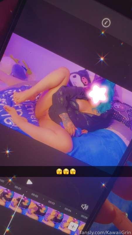 🫣💜 just a lil screen shot of a Custom I made yesturday for a very very very special coomer &lt;3 (thank u and i wub uuu)

opening custom slots this week… only 10 will be available…. 👀

#custom #pussy #feet #tits #snapchat