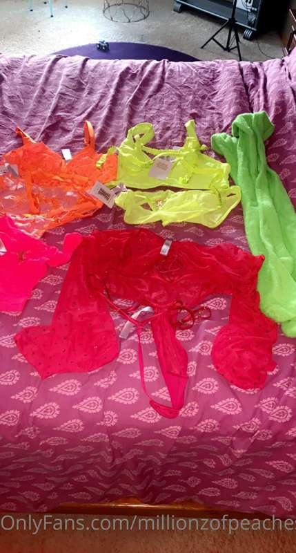 What should I try on first....? 😻😻😻