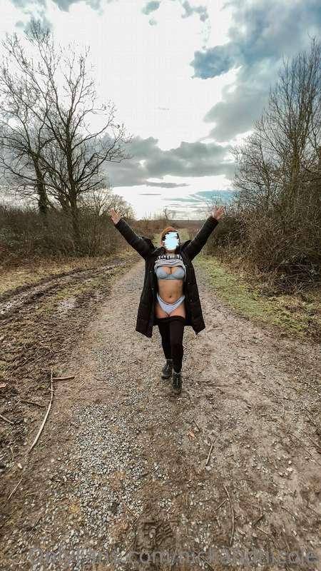 Me being me when I’m on my walks 🥰 this weekend I went for a..