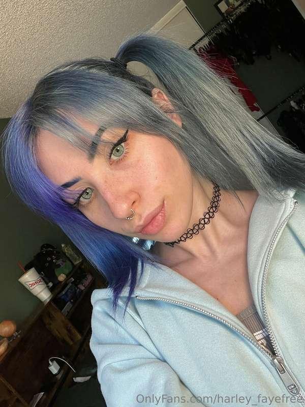 Hi baby… 🩵 DM me for a chat! 💬