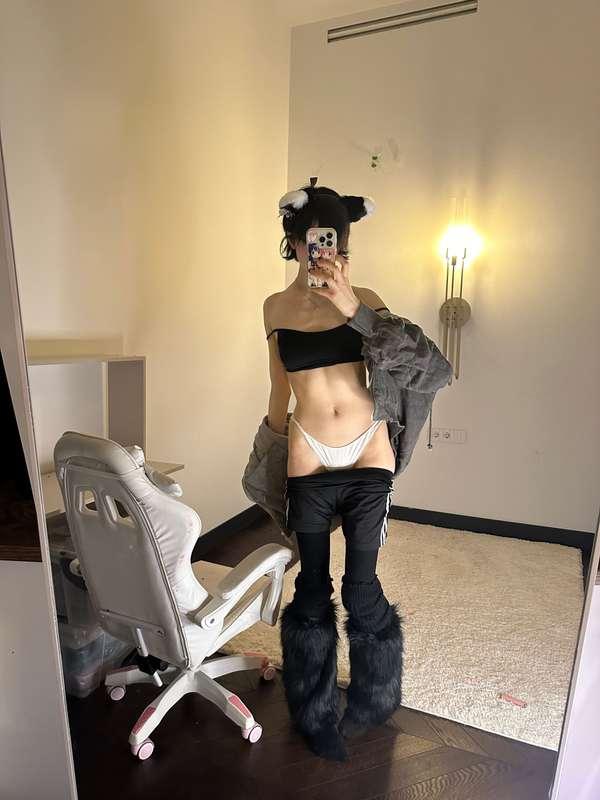 yoursmalldoll image #2