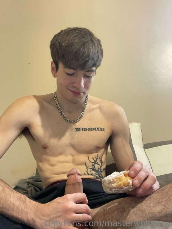 which one you want?🤪🍩