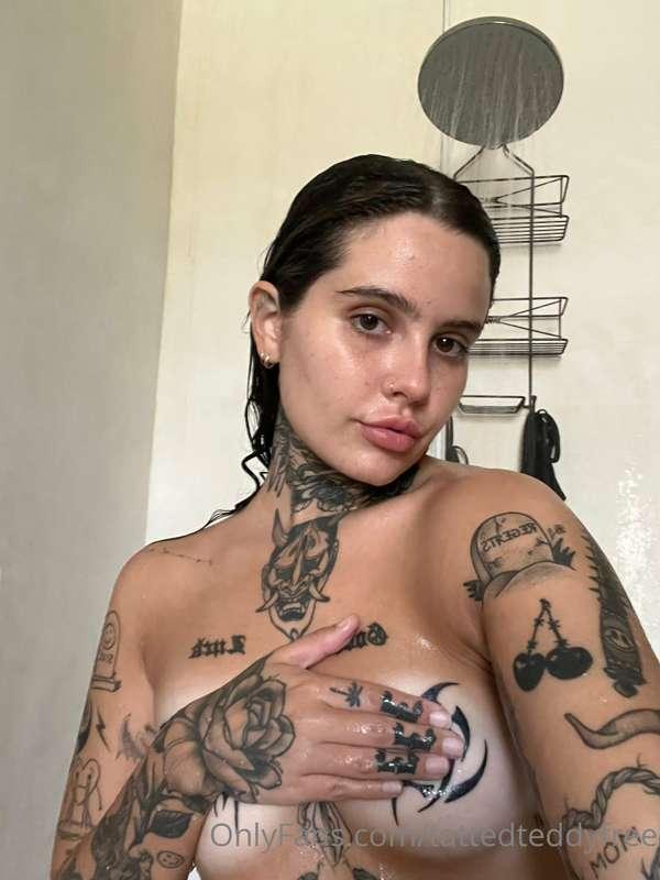 shower selfies💦💦