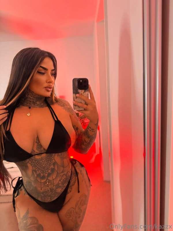 LIVE SHOW TONIGHT AT 8pm