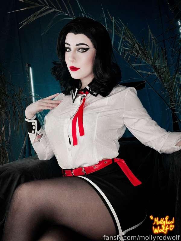 mollyredwolf image #2