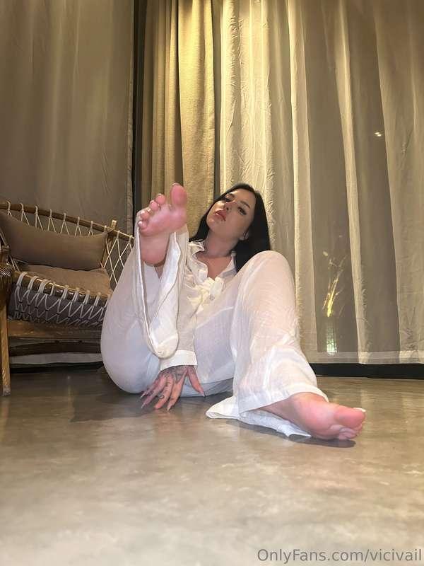 Kiss each toe...