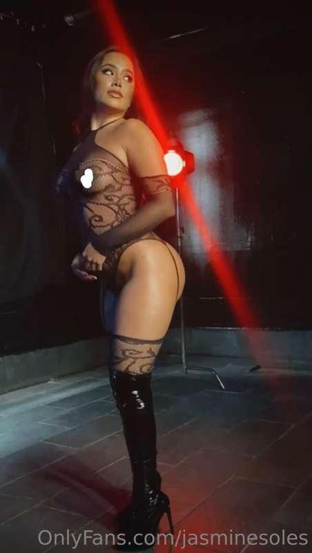 KNEE HIGH FUCK ME BOOTS, I want you to FUCK ME with only my ..