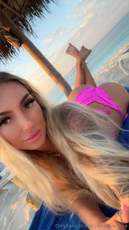 @elypeachie 🩷