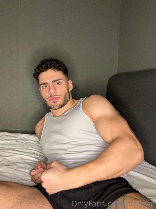 SWIPE ➡️
In bed feeling fucking horny… bet you’d love to get..