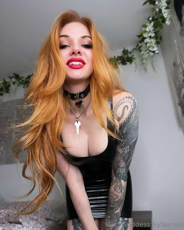Which one of my little sluts wants to get pegged 😈