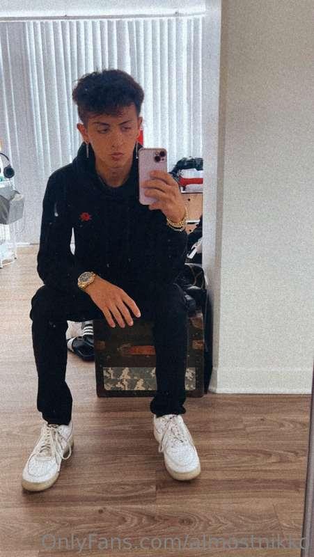 Should i post my workout progression? tryna stay fit for you..