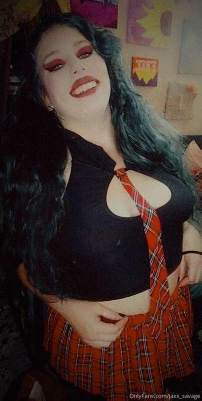 Did someone say school girl? 👩‍🏫 🖤
