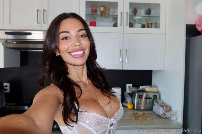 This camera lens sees everything... lucky you 😉