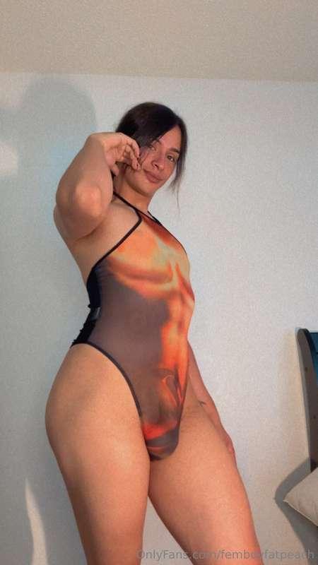 femboyfatpeach image #0