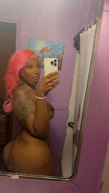 You can also subscribe
 to @QGWEXCLUSIVE for $3 🔥
 For exclu..