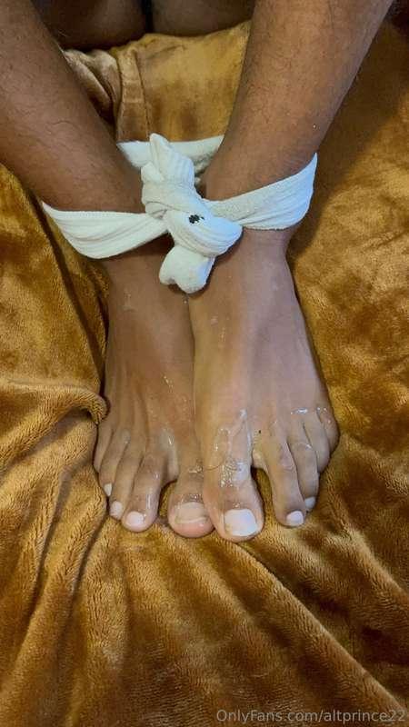 He tied me up and busted his load on my toes 💦