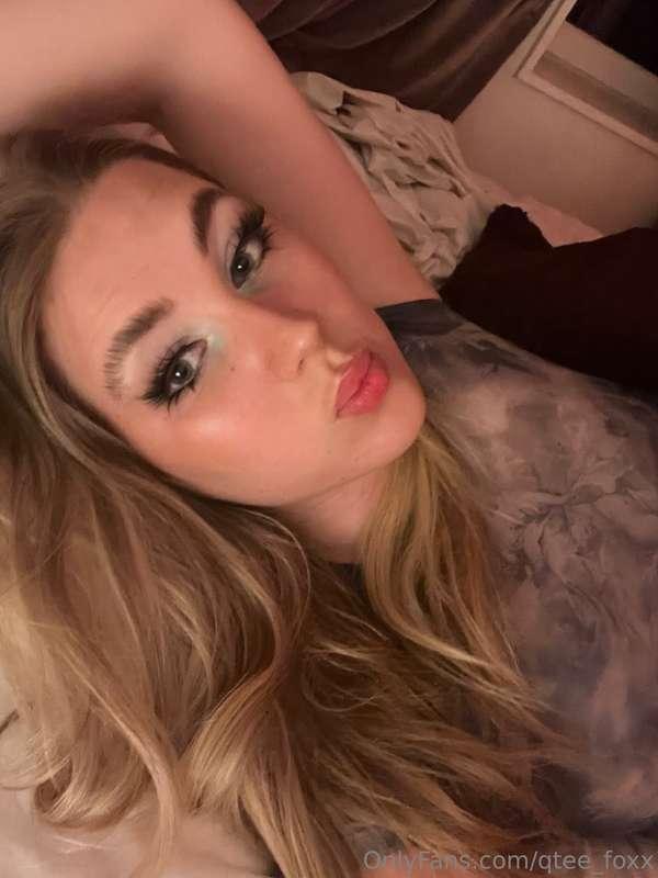 I'm sending you a kiss in the air, but I want more. Who will..