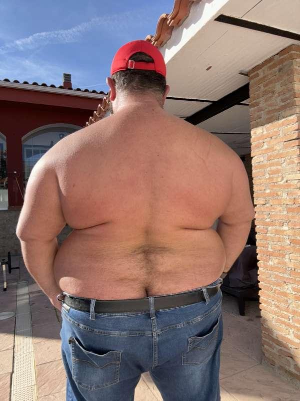 I look so wide from the back…