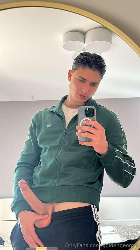 Wanna wake up with this dick in your mouth ?