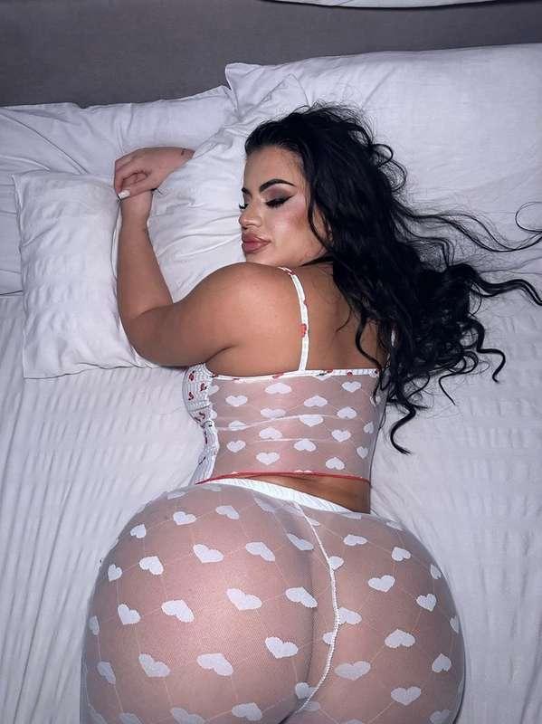 Do you wanna see me rub and fuck my pussy while moaning your..