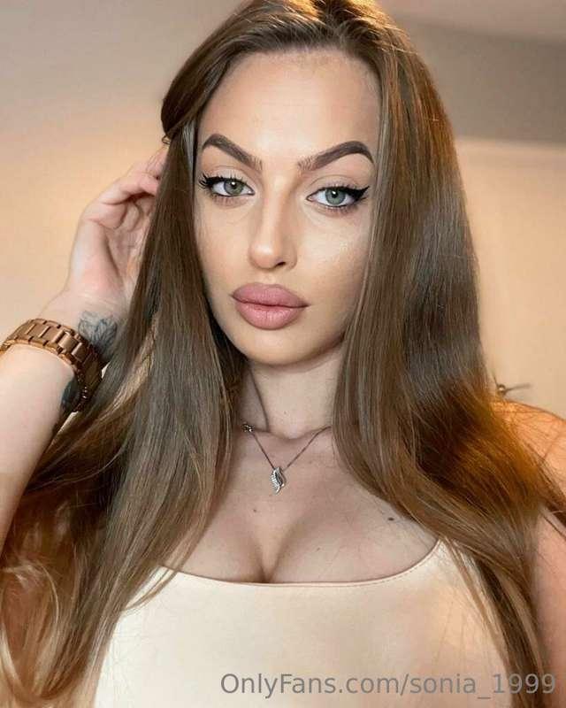 Ha detto @mik3la che vi manda un bacio :P

https://onlyfans...