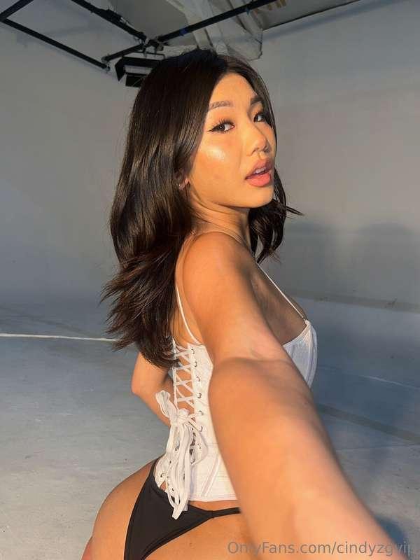 turn on the lights in here baby 