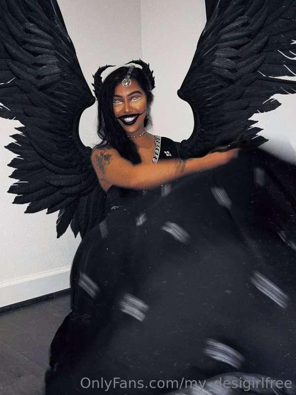 Happy Halloween 🖤 new halloween role play video in your DMs ..