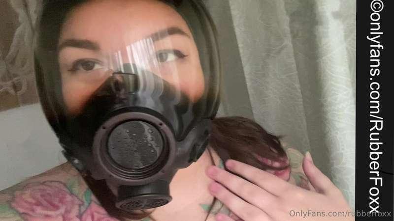 What's your favorite kind of mask?#GASMASK #MASK #RUBBER #FE..