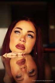 the eyes say it all;)