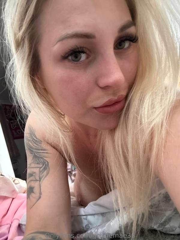 Morning decided to take to the floor hehe Be one with the fl..