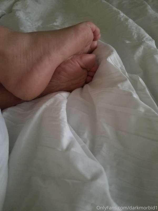 My feet say good morning ❤