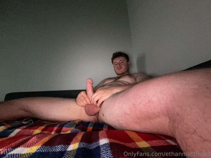 Who’s gonna come eat my ass while they jerk me off 🤤🍆💦
