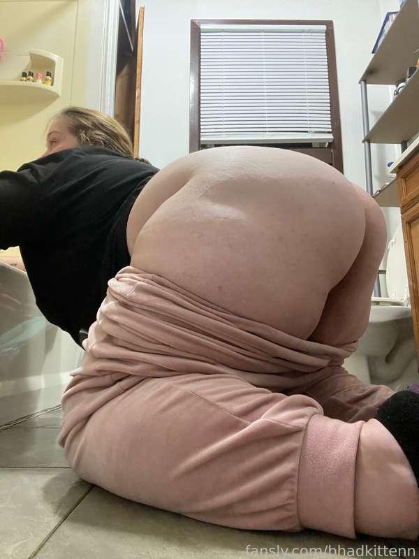 bhadkittenn image #1